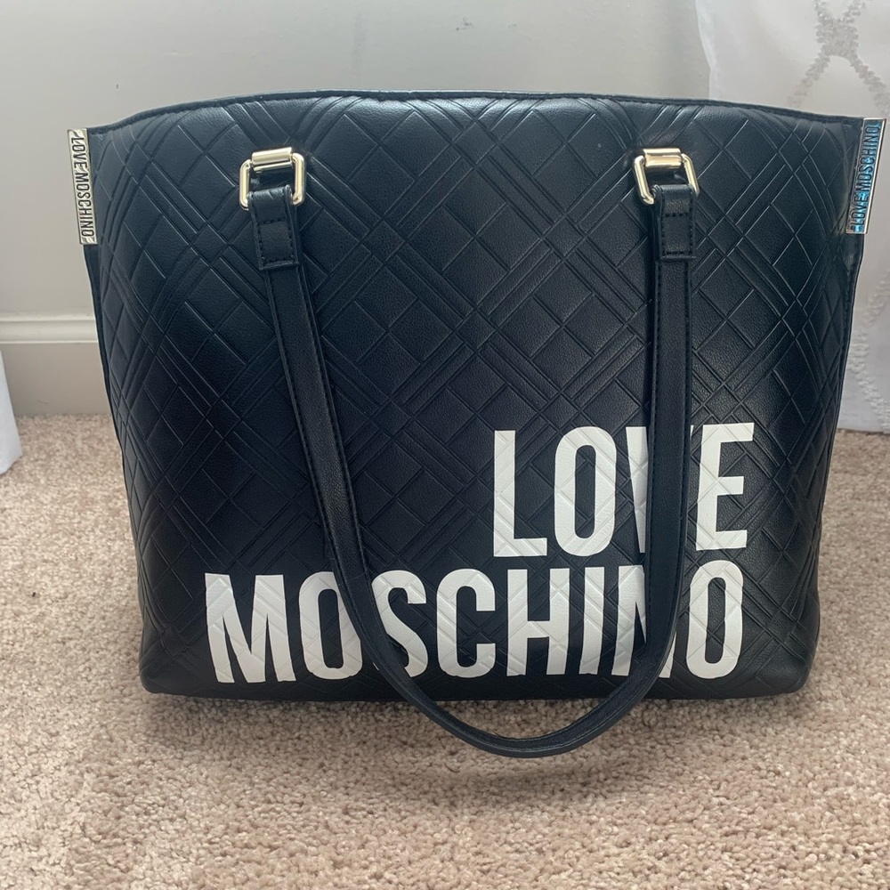 Love Moschino